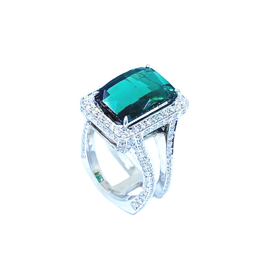 Green Tourmaline White Gold Hugo Original Signature Ring